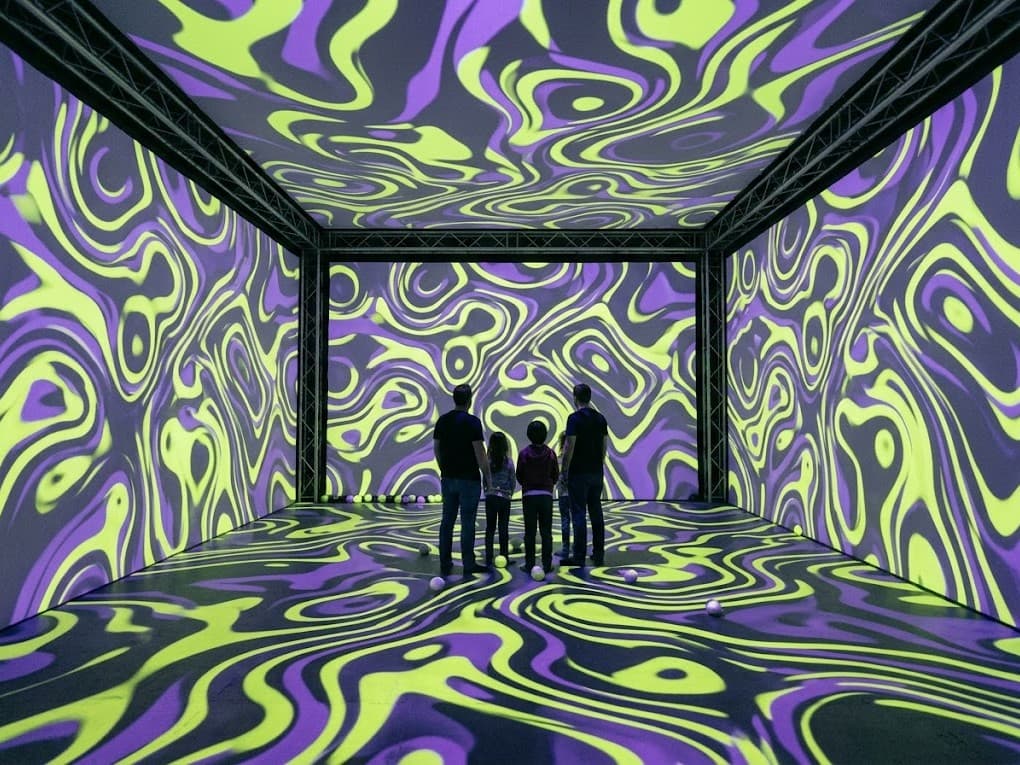 Room 360